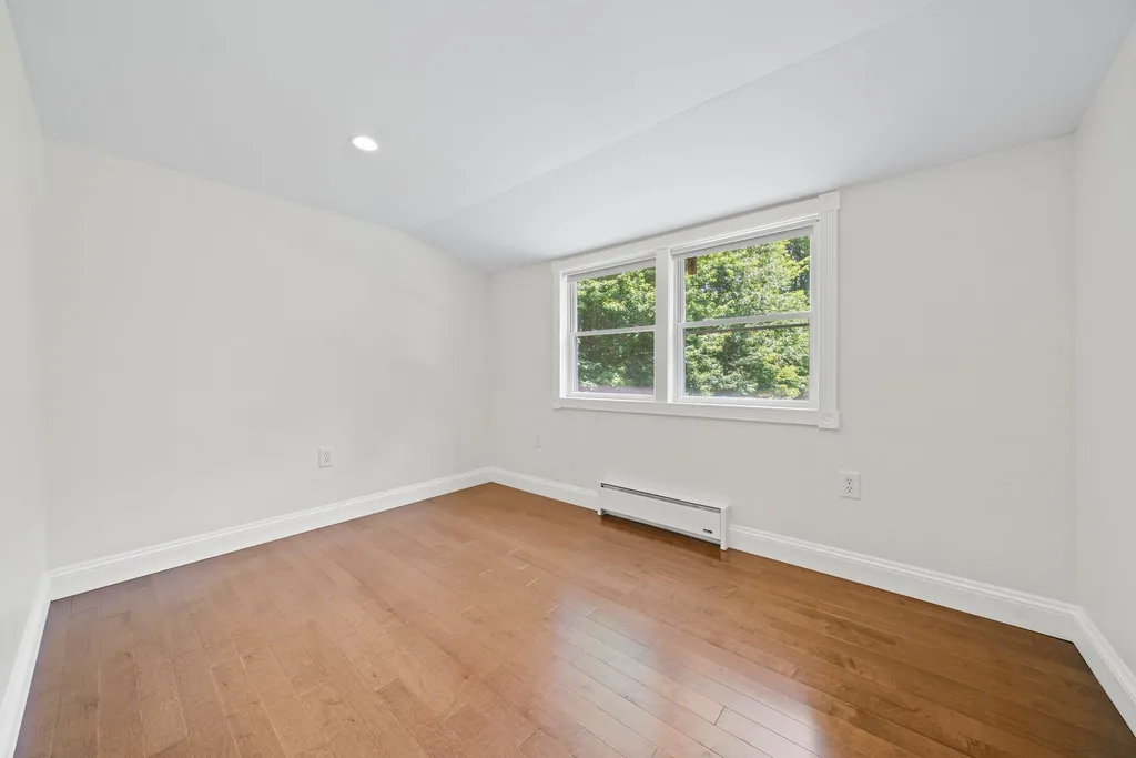 15 Nancy Lane Raymond NH 03077