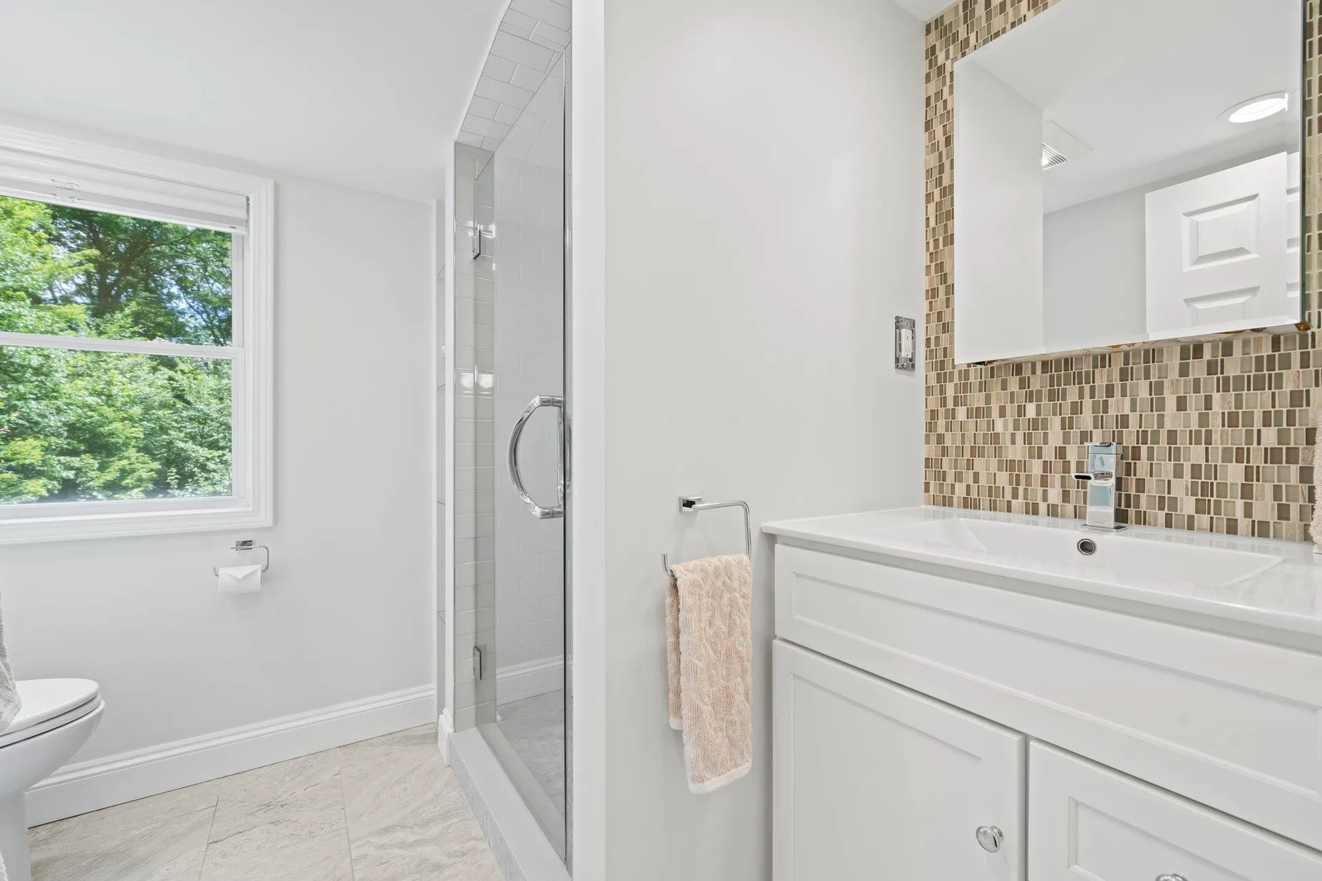15 Nancy Lane Raymond NH 03077