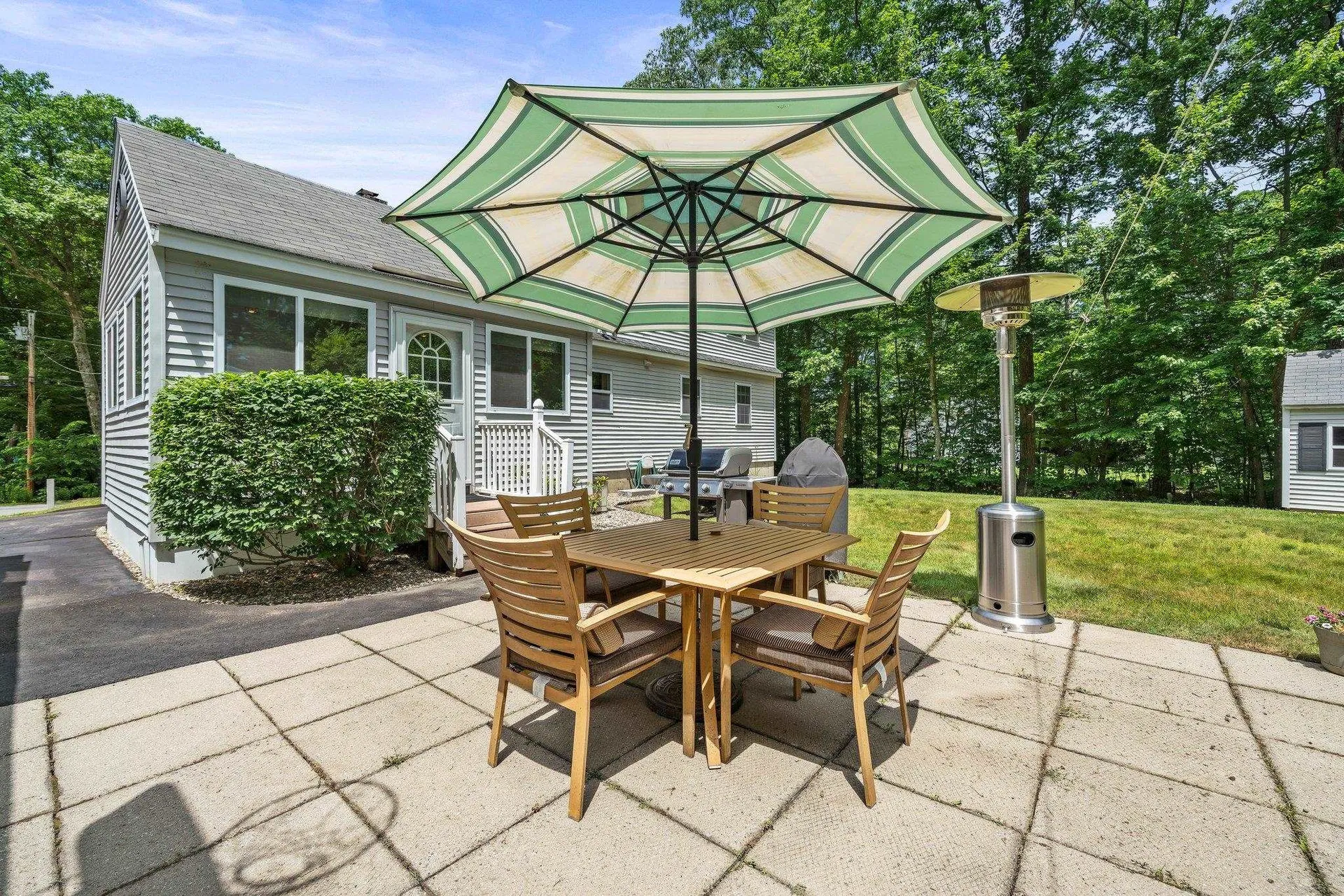 15 Nancy Lane Raymond NH 03077