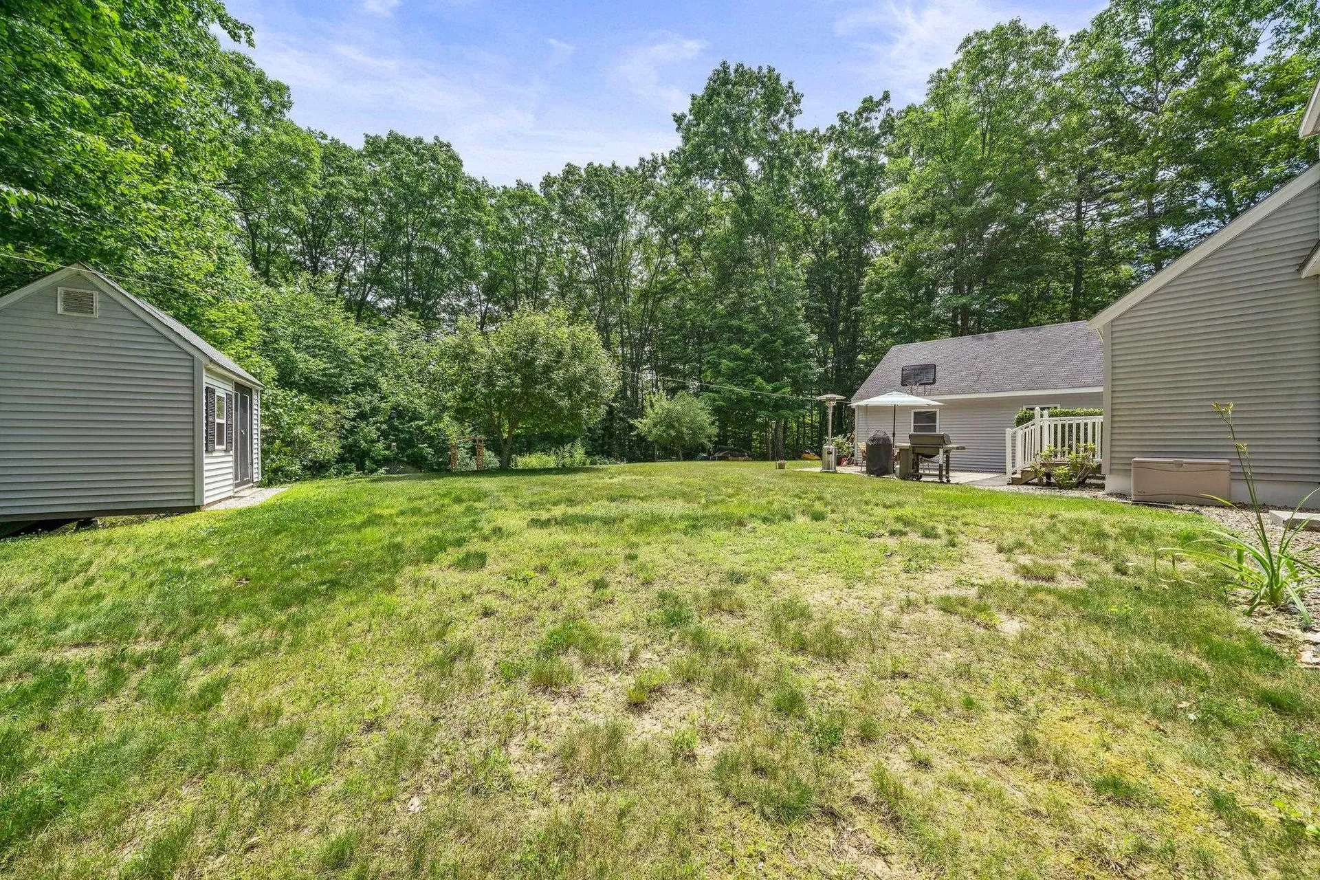 15 Nancy Lane Raymond NH 03077