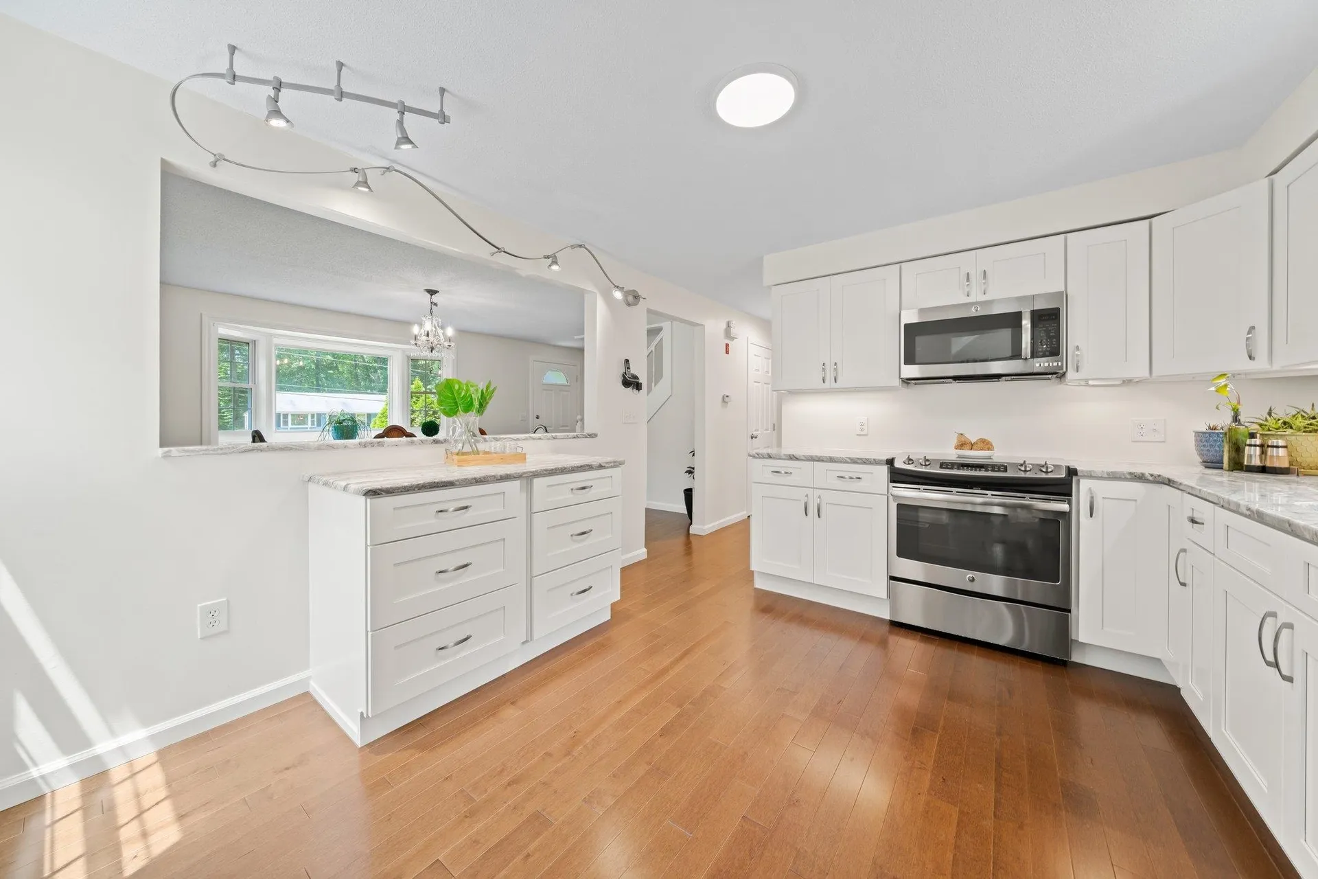 15 Nancy Lane Raymond NH 03077