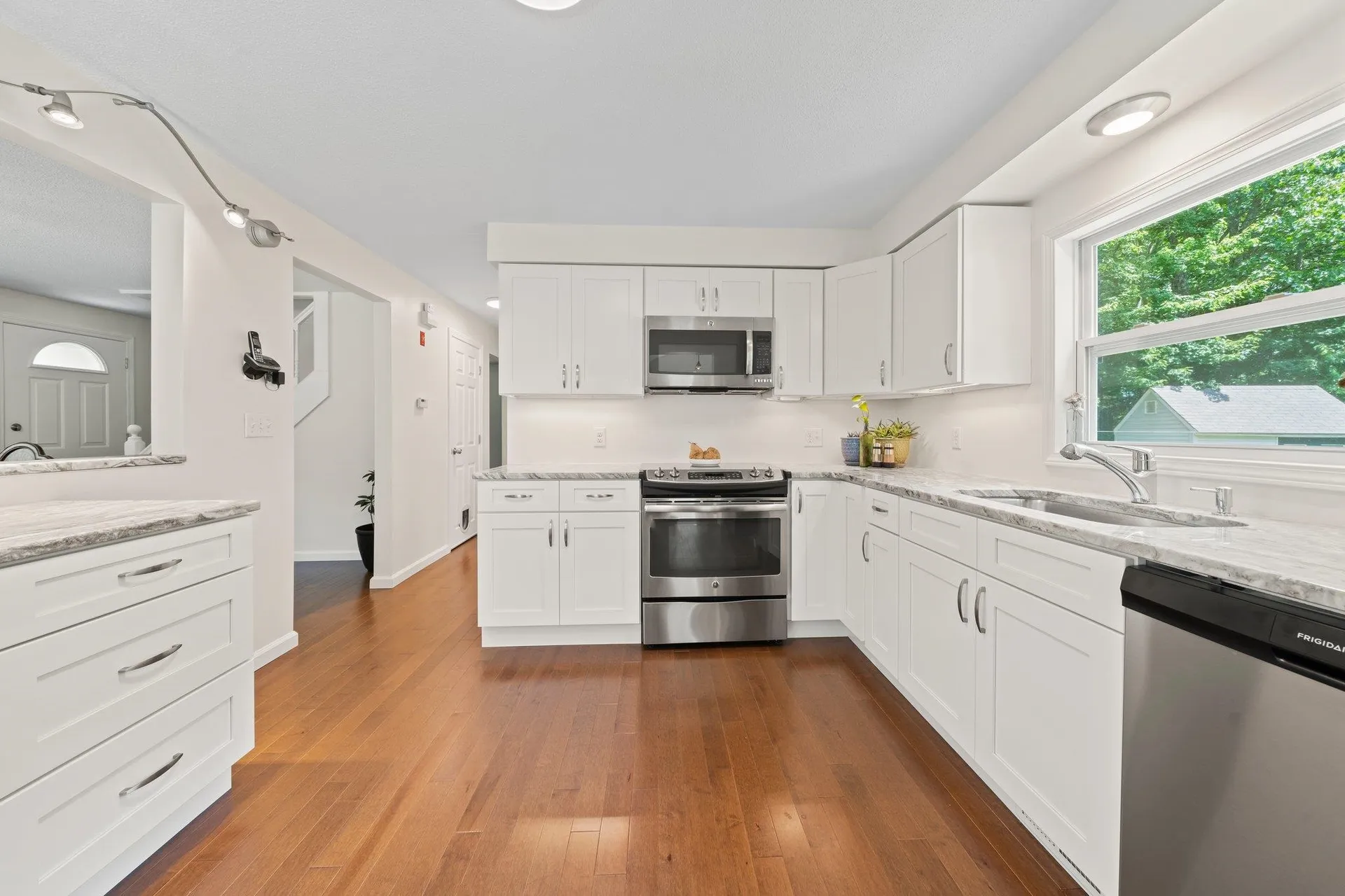 15 Nancy Lane Raymond NH 03077