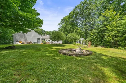 15 Nancy Lane Raymond NH 03077