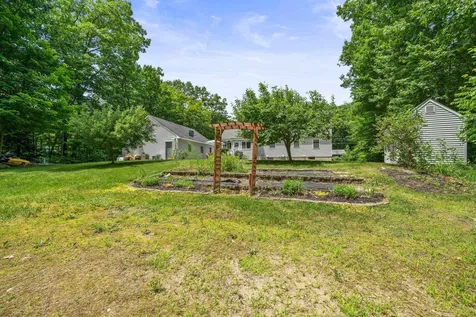 15 Nancy Lane Raymond NH 03077