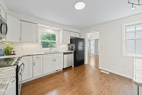 15 Nancy Lane Raymond NH 03077