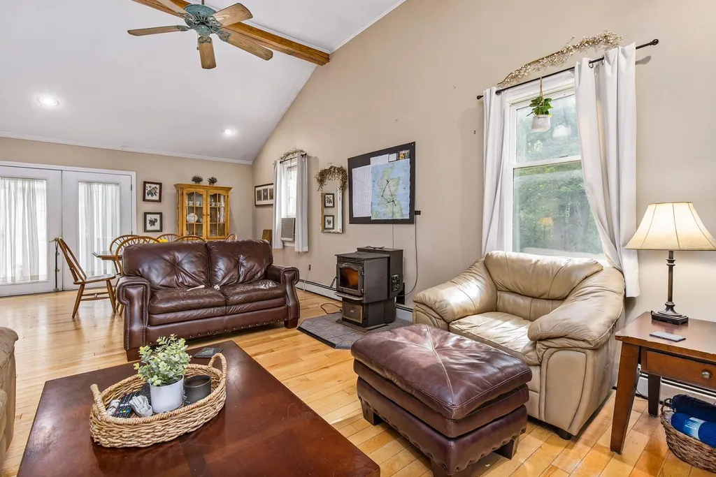 5 Dogtown Road Exeter NH 03833