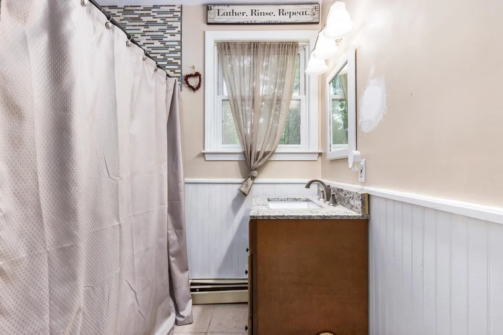 5 Dogtown Road Exeter NH 03833