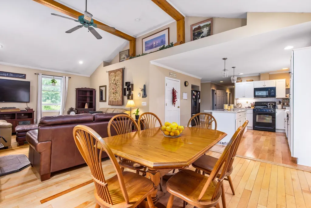 5 Dogtown Road Exeter NH 03833