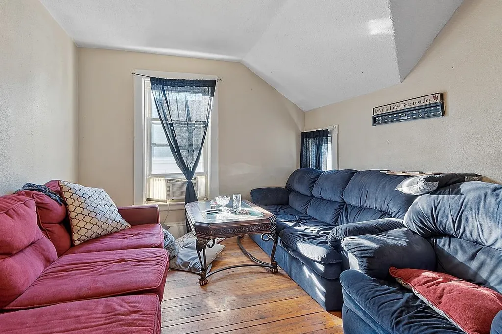 8 Congress Street Lynn MA 01904
