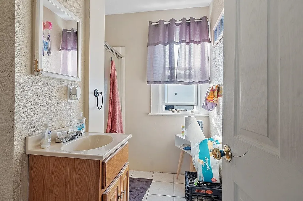 8 Congress Street Lynn MA 01904