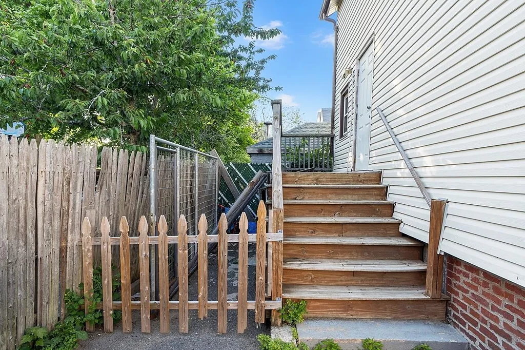 8 Congress Street Lynn MA 01904