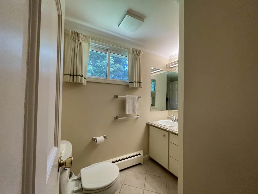 13 Colonial Circle Hampton NH 03842