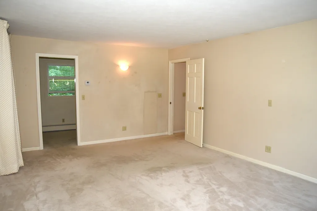 13 Colonial Circle Hampton NH 03842