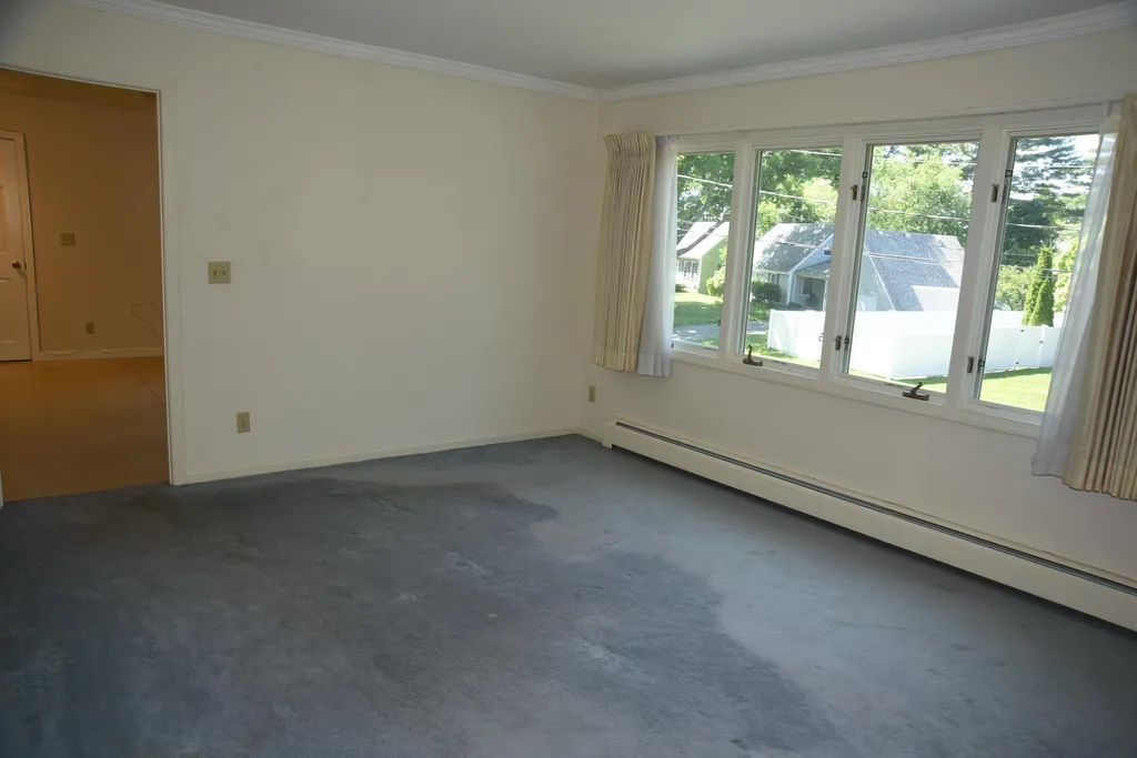 13 Colonial Circle Hampton NH 03842