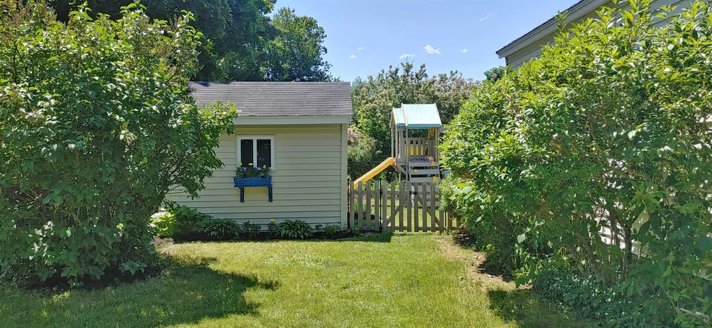 8 Cranbrook Lane Dover NH 03820