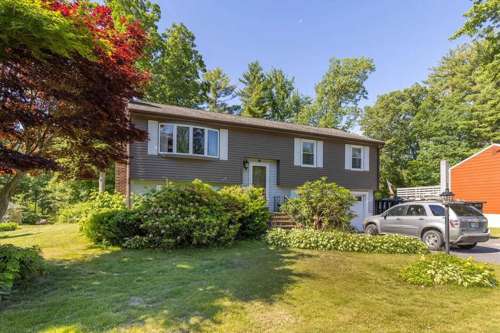 8 Forest Drive Seabrook NH 03874