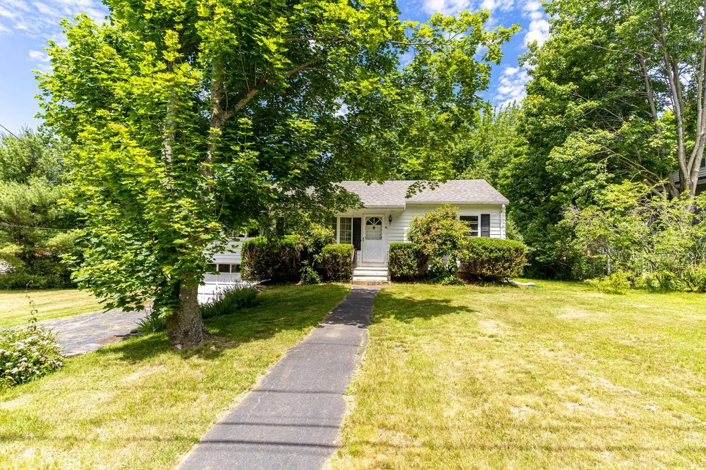 81 Winter Street Somersworth NH 03878