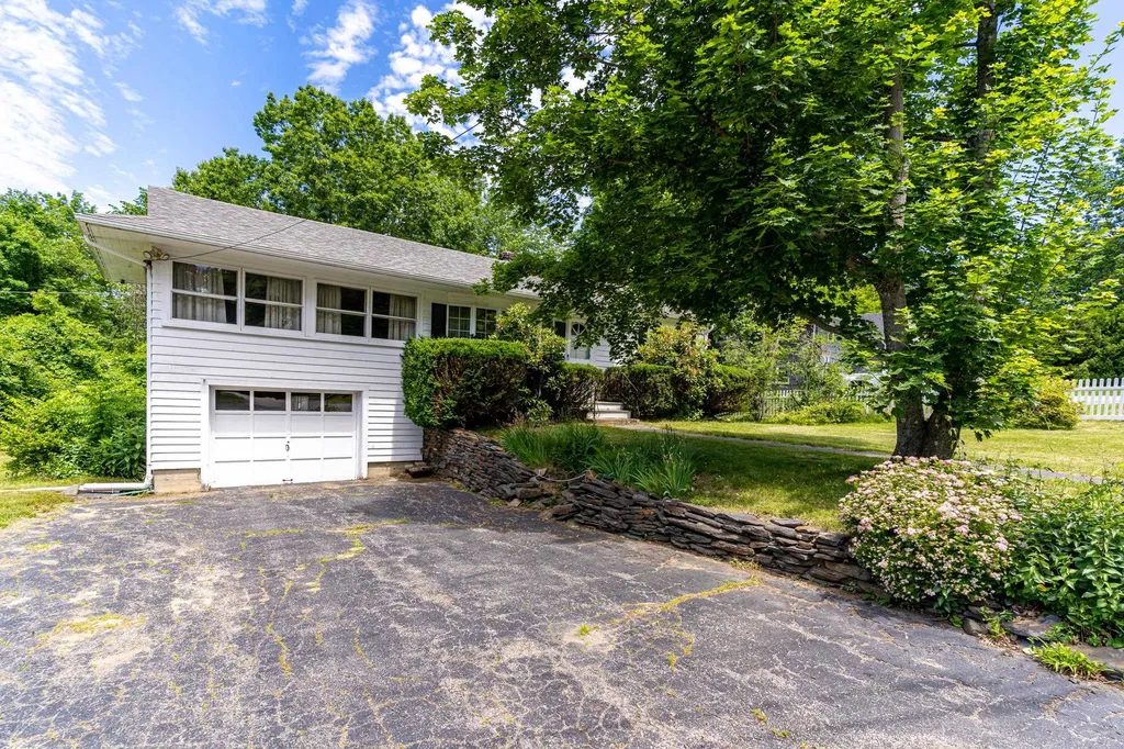 81 Winter Street Somersworth NH 03878