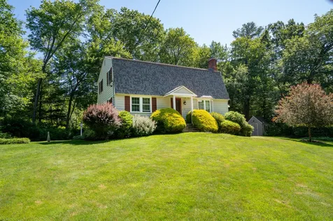 10 Dundee Drive Plaistow NH 03865