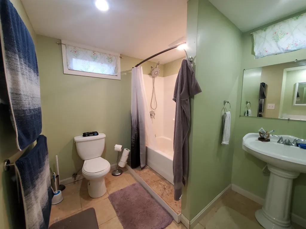 29 Bullard Street Hartford VT 05001