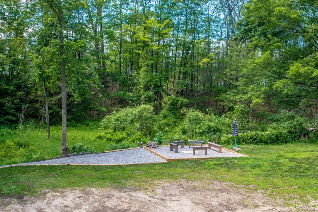 25 Crawford Hollow Conway NH 03860