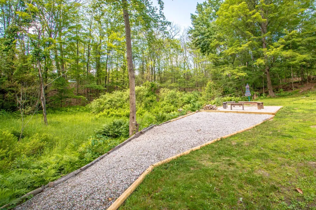 25 Crawford Hollow Conway NH 03860