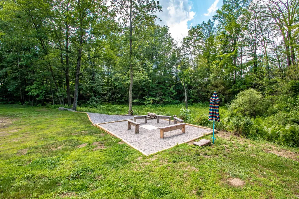 25 Crawford Hollow Conway NH 03860