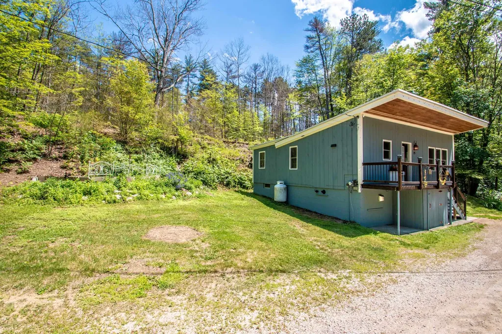 25 Crawford Hollow Conway NH 03860