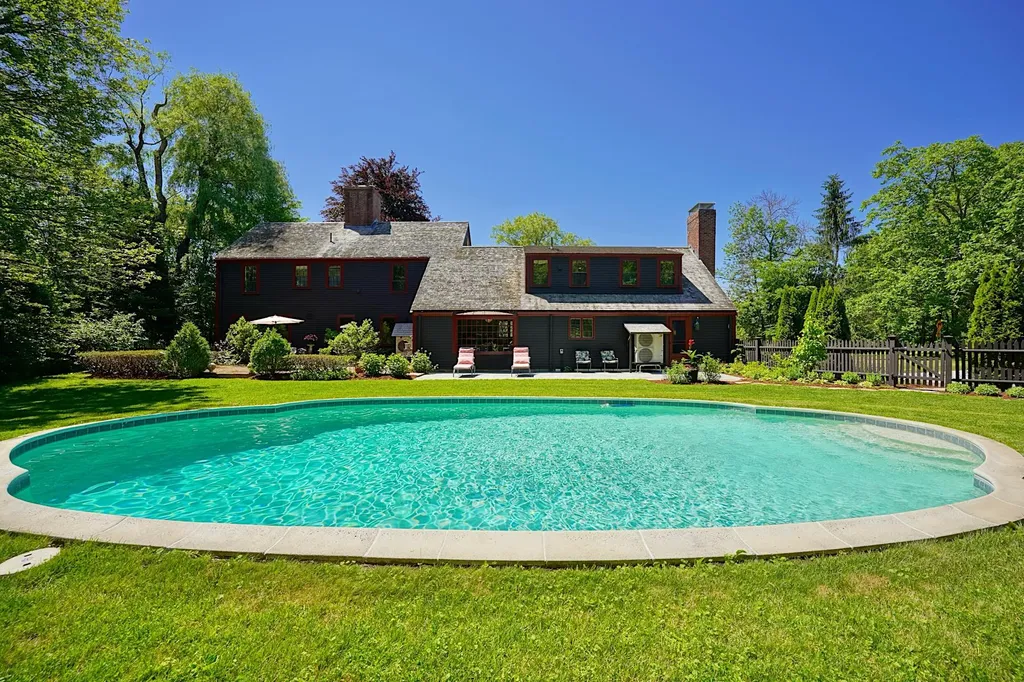 53 Jewell Street South Hampton NH 03827