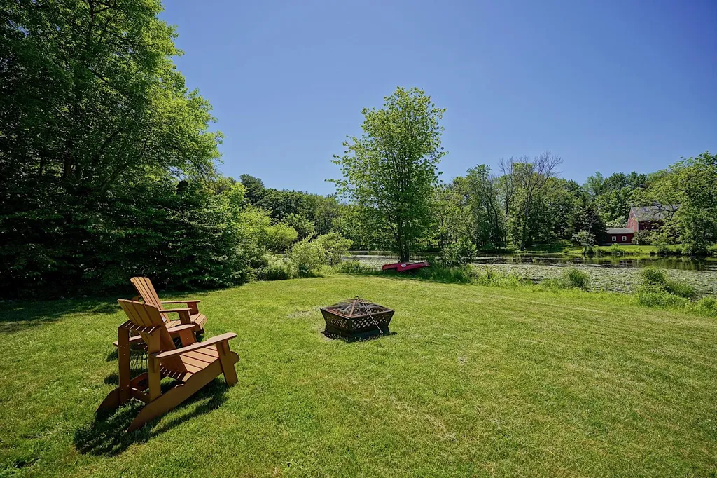 53 Jewell Street South Hampton NH 03827