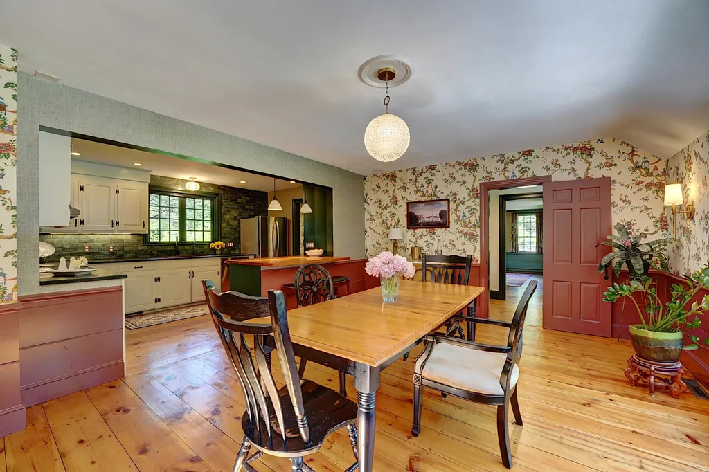 53 Jewell Street South Hampton NH 03827