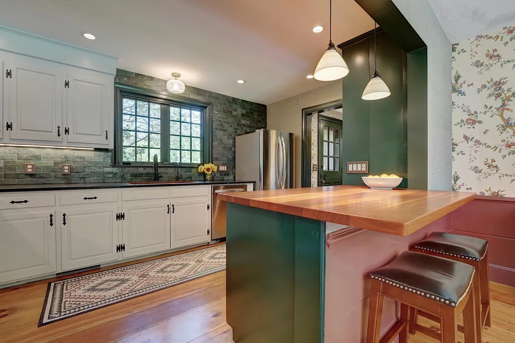 53 Jewell Street South Hampton NH 03827