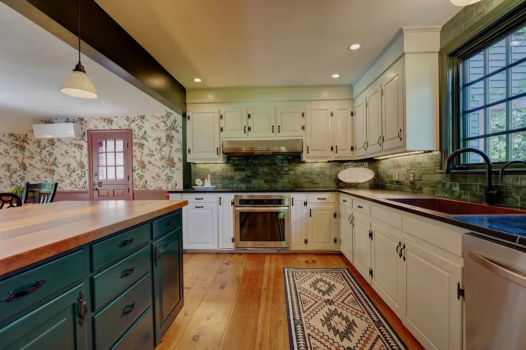 53 Jewell Street South Hampton NH 03827