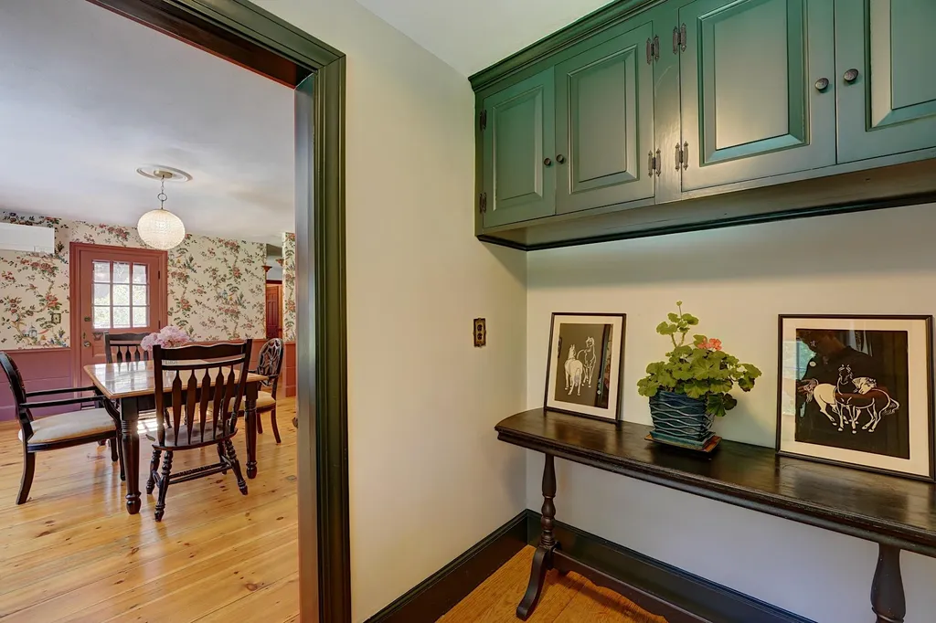 53 Jewell Street South Hampton NH 03827