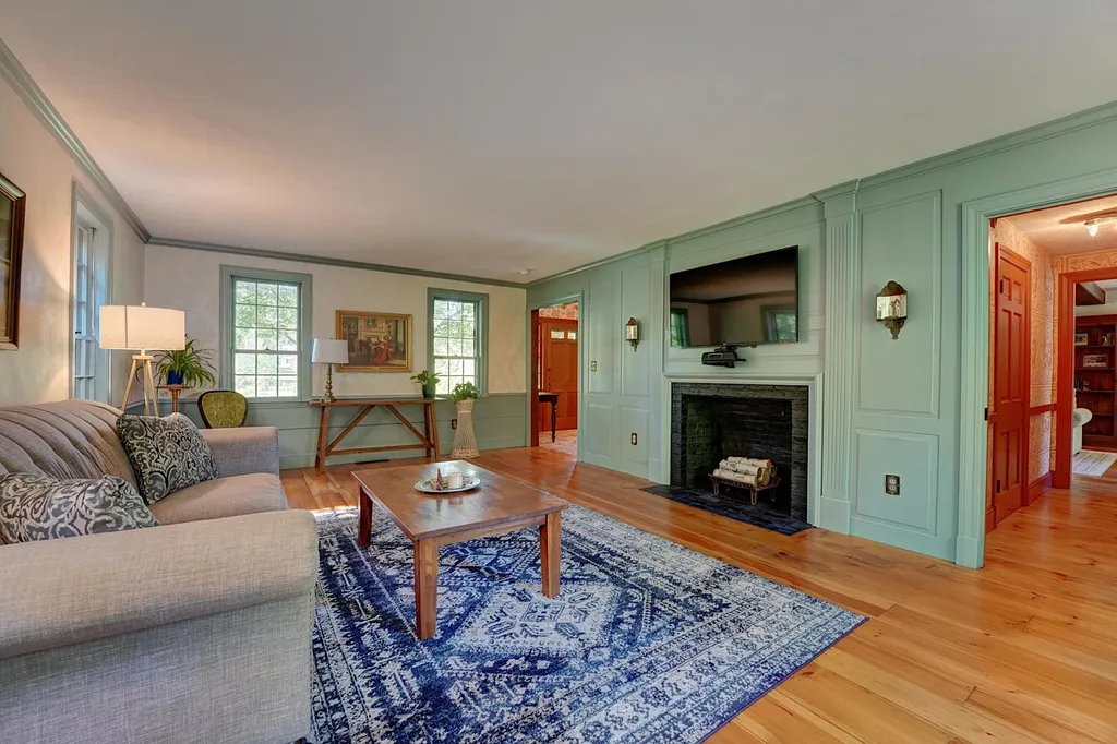 53 Jewell Street South Hampton NH 03827