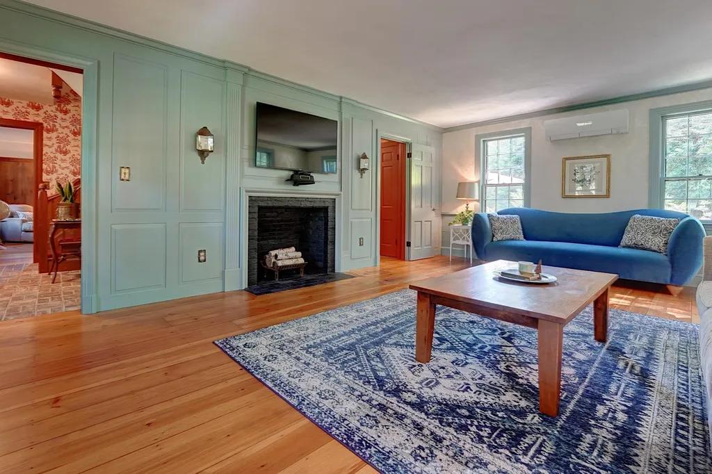 53 Jewell Street South Hampton NH 03827