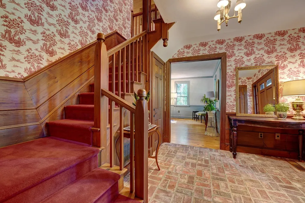 53 Jewell Street South Hampton NH 03827