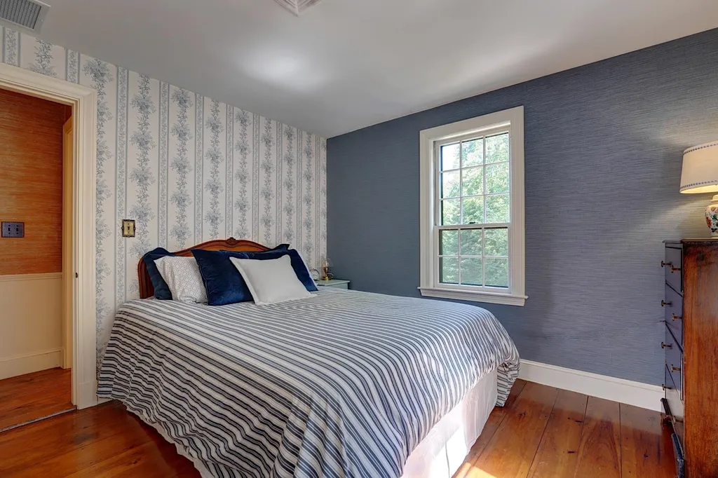 53 Jewell Street South Hampton NH 03827