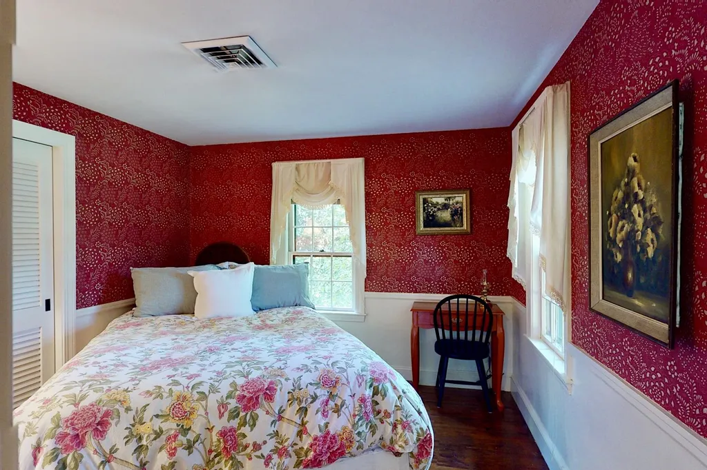 53 Jewell Street South Hampton NH 03827