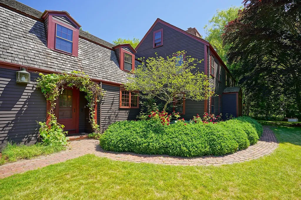 53 Jewell Street South Hampton NH 03827