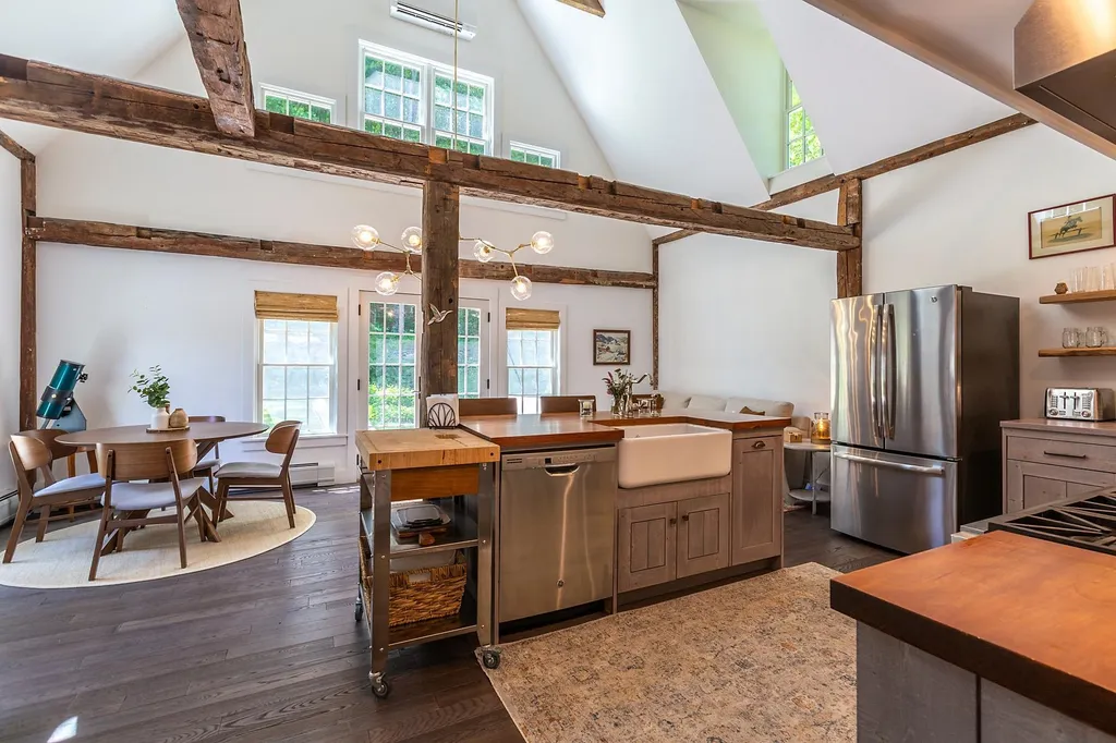 4946 South Street Woodstock VT 05071
