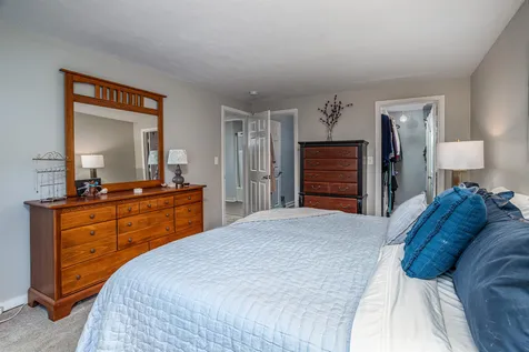 21 Wright Road Derry NH 03038
