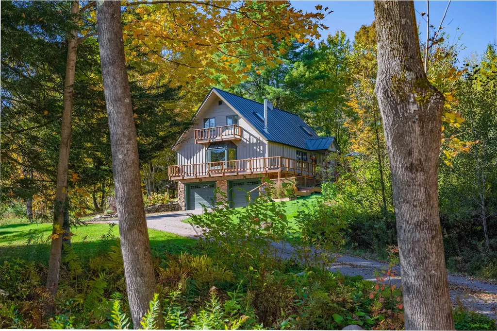 945 East Street Huntington VT 05462