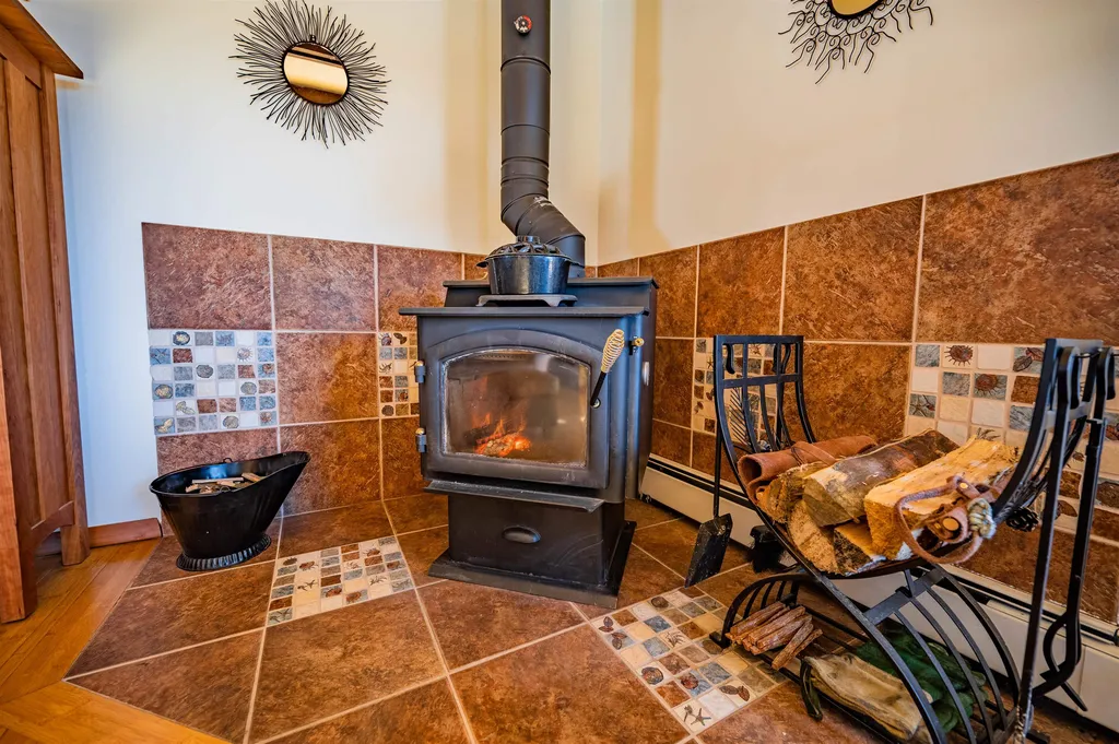 945 East Street Huntington VT 05462