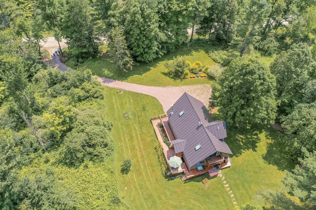 945 East Street Huntington VT 05462