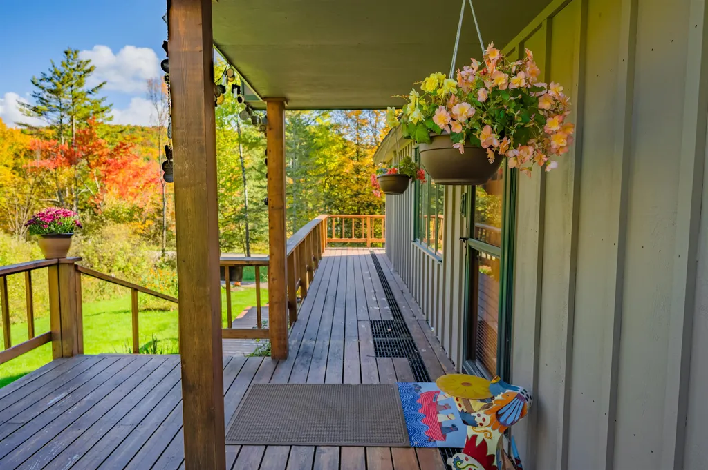 945 East Street Huntington VT 05462