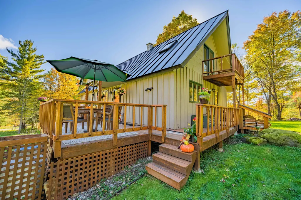 945 East Street Huntington VT 05462