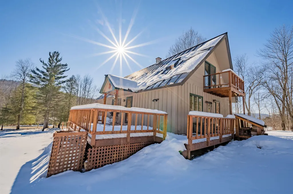 945 East Street Huntington VT 05462