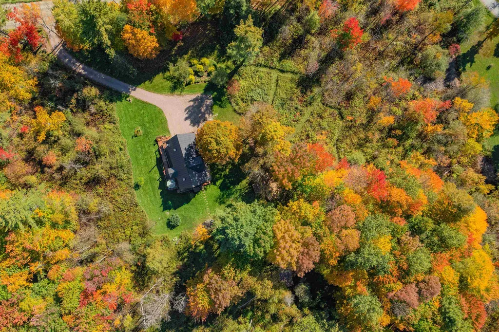 945 East Street Huntington VT 05462