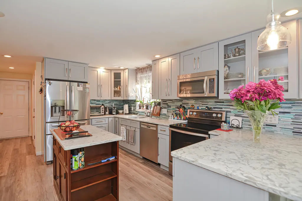 250 Middle Road Deerfield NH 03037